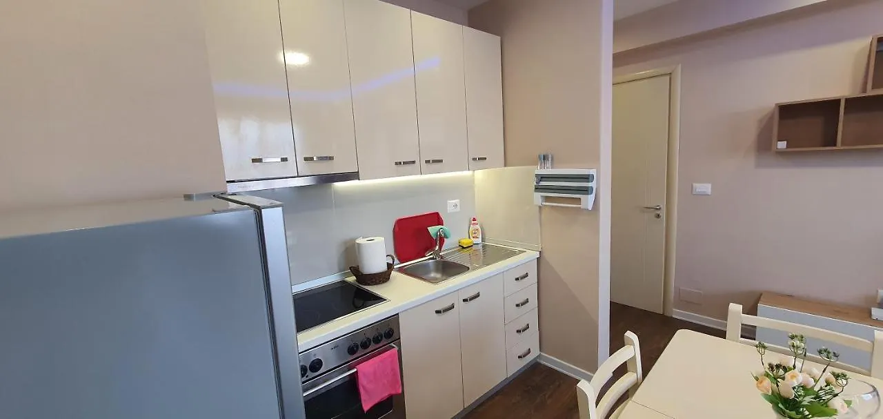 Bora Garden City Apartment Tirana 0*,  Albanien
